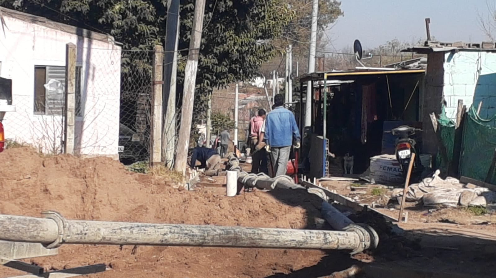Obras Históricas en Barrio Petróleo: el municipio avanza con la intervención de los pasajes internos con hormigón – Puerto Timbúes