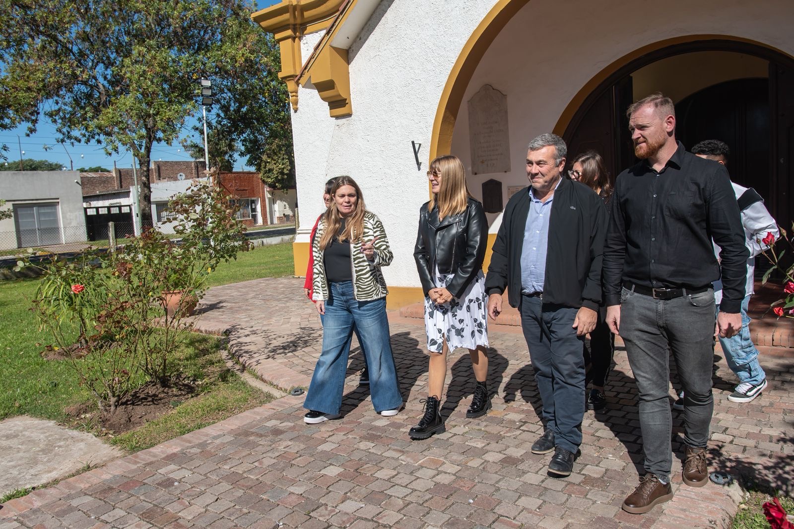 Ministra de Cultura Timbúes durante el recorrido por el circuito histórico