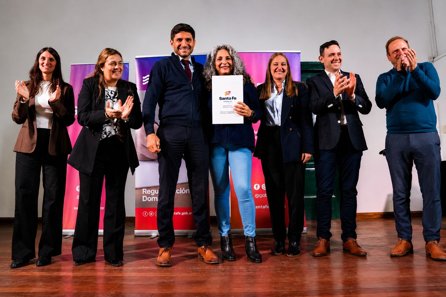 Autoridades en la entrega de escrituras San Lorenzo en el Complejo Museológico