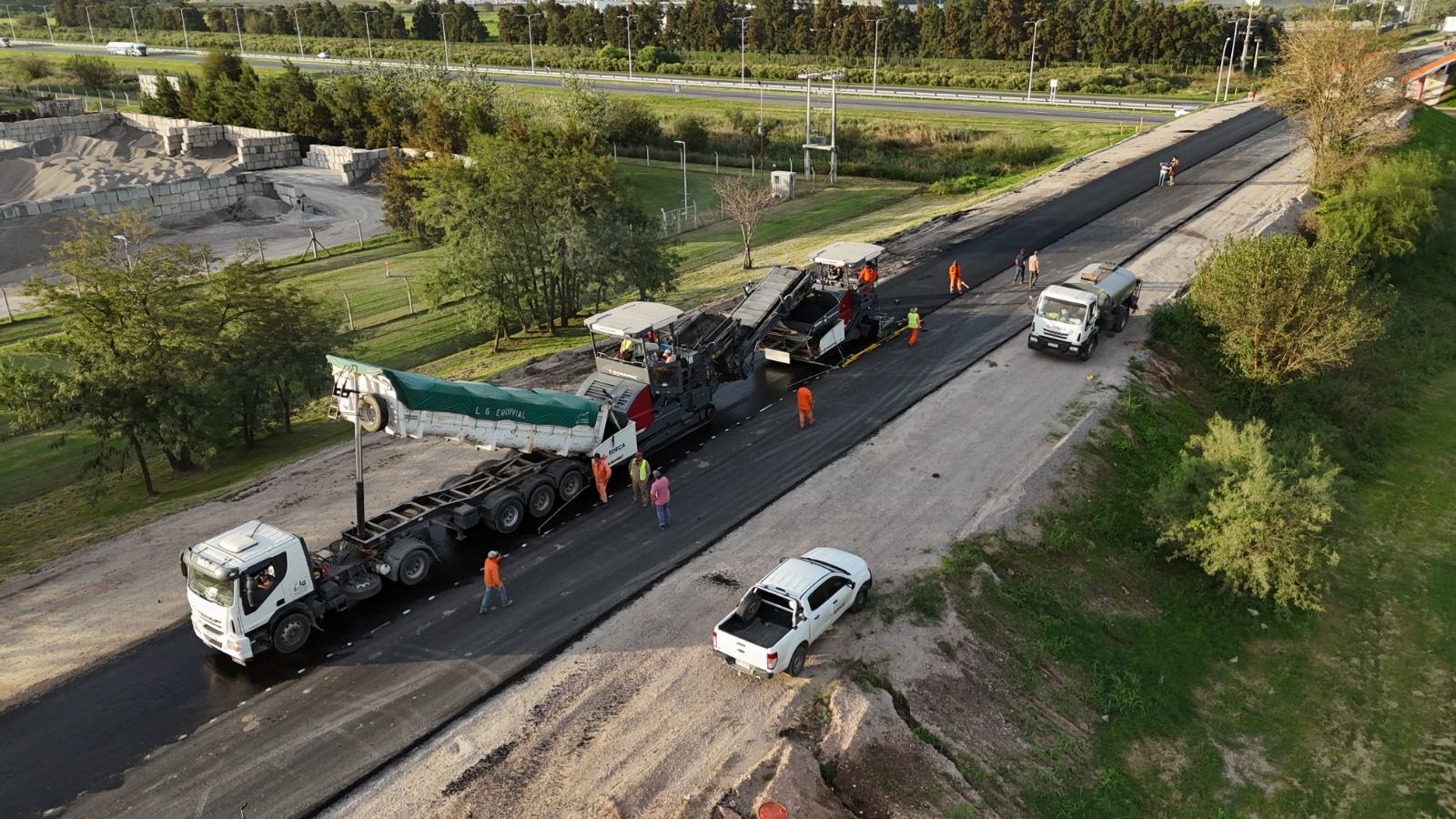 Camino de la Cremería San Lorenzo: obras de pavimentación en Ruta 25 con 85% de avance