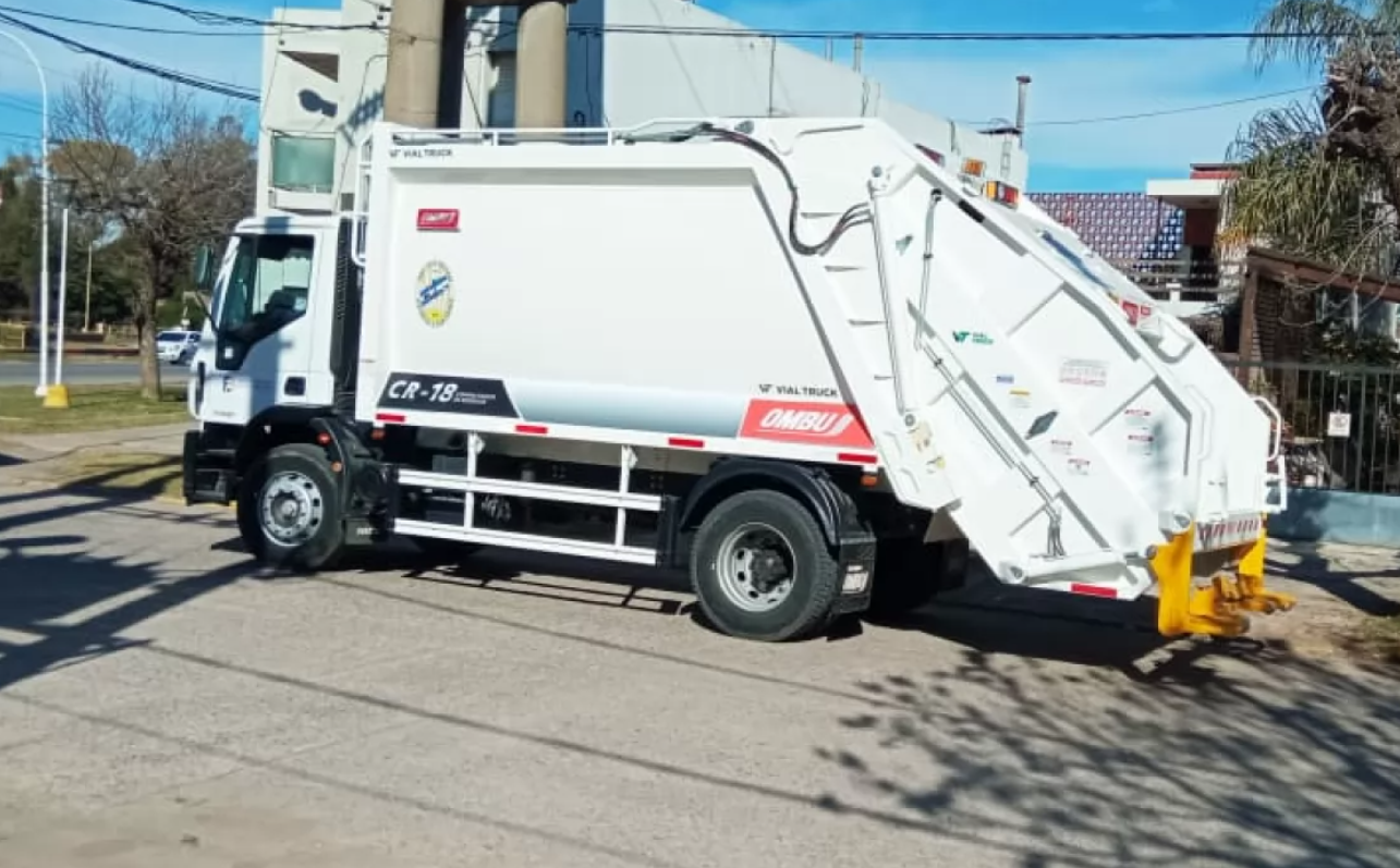 Beltrán presentó su nuevo camión recolector con contenedores de residuos – Puerto Timbúes