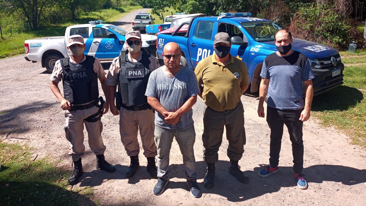 Allanamiento y secuestro de una pequeña embarcación – Puerto Timbúes