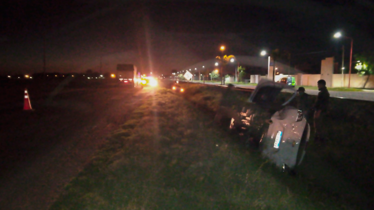 Fuerte accidente entre dos vehículos – Puerto Timbúes