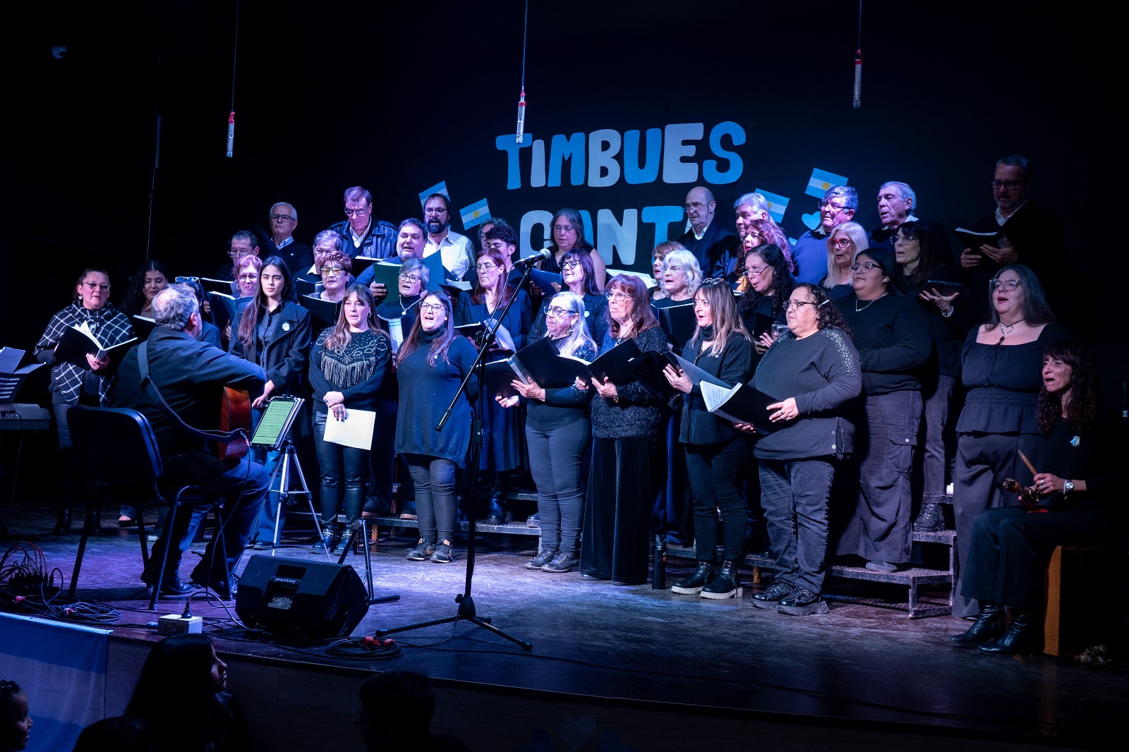 Timbúes vivió una gran noche de encuentro coral a sala llena