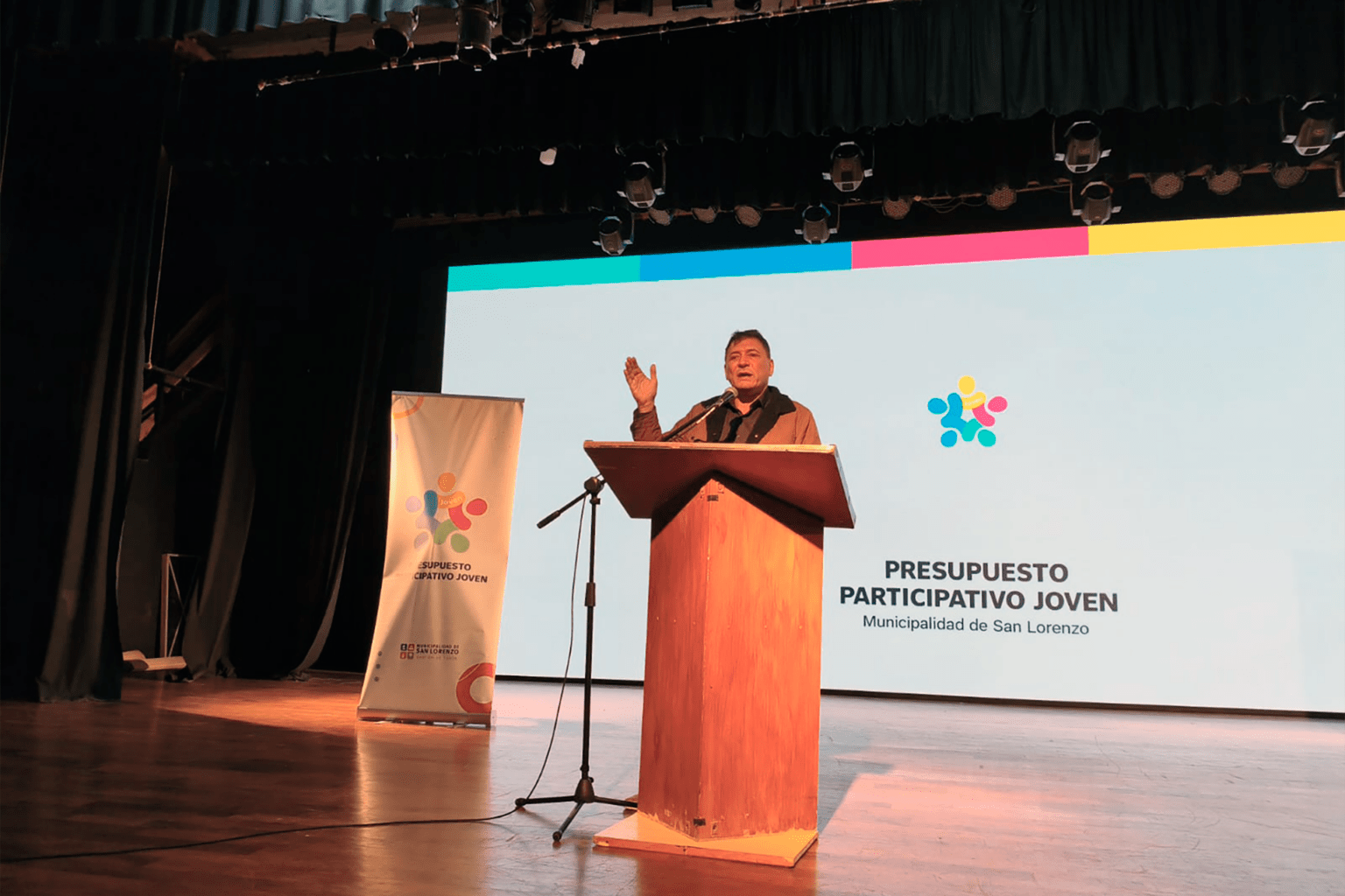 Los jóvenes, protagonistas: alumnos de San Lorenzo presentaron proyectos Los jóvenes, protagonistas: alumnos de San Lorenzo presentaron proyectos