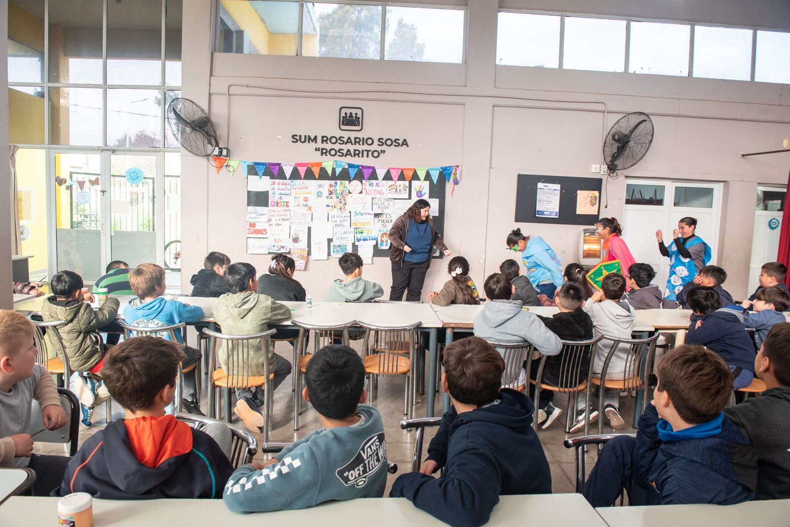 Charla del programa Vax Team a los alumnos de la Escuela Campo Mateo 1272 de Timbúes