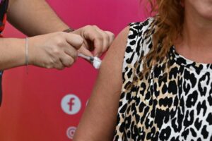 Campaña antigripal: Santa Fe ya vacunó a más de 430.000 personas