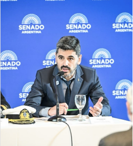 Conflicto en la Hidrovía por el Decreto 690: Capitanes y Baqueanos aclaró que no convocó al paro