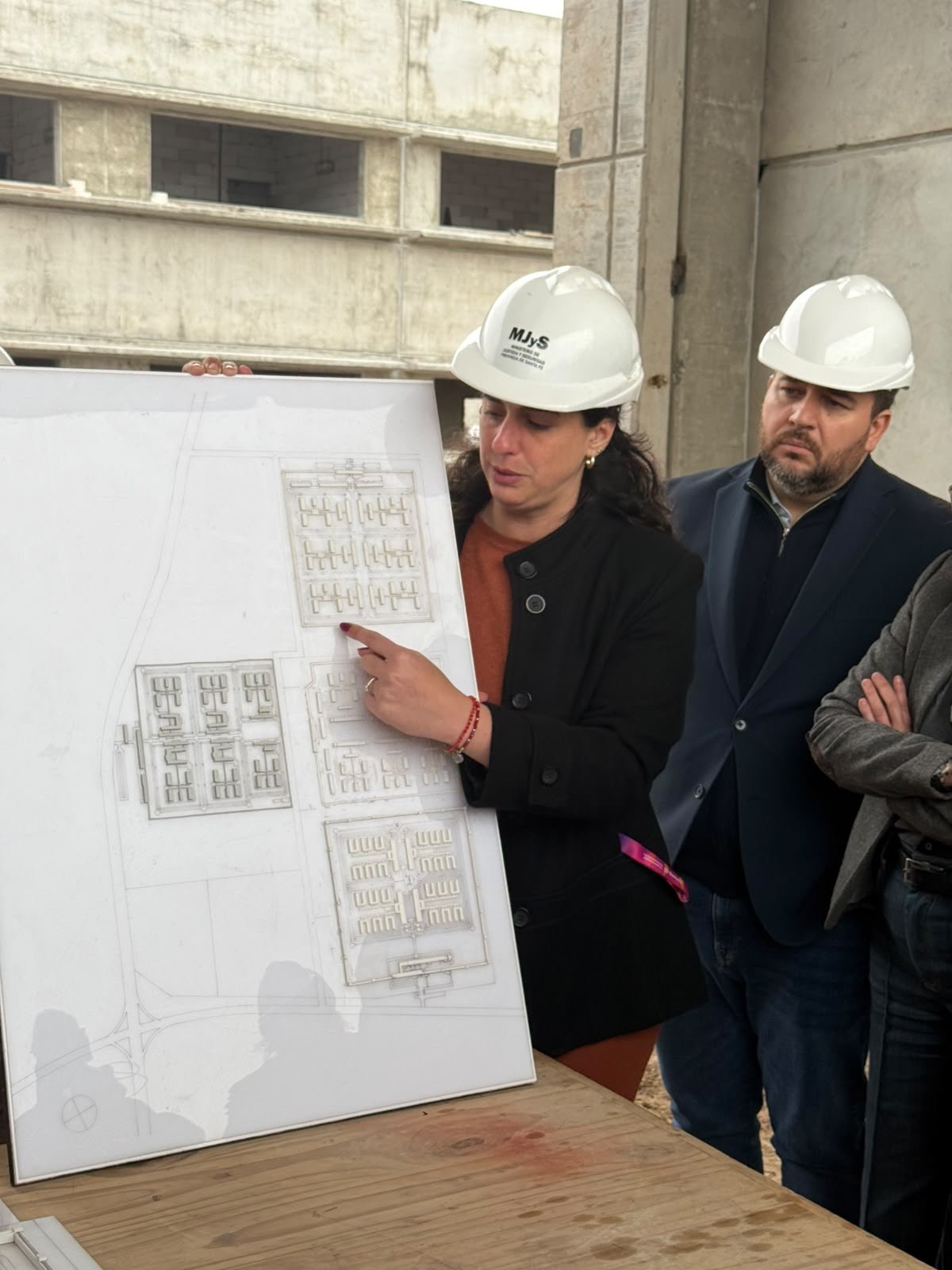 Ghione recorrió las cárceles de Coronda y Piñero y supervisó el módulo de máxima “El Infierno”